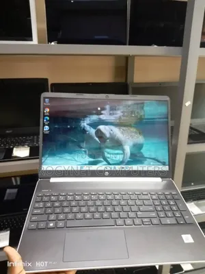 Laptop HP 15-dy1032wm 8GB Intel Core i3 SSD 256GB