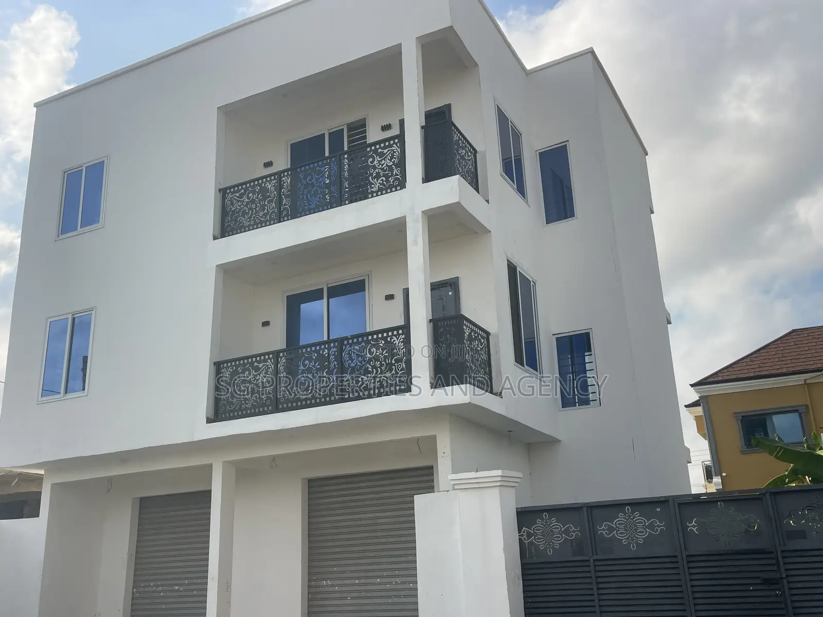 2bdrm Apartment in Lashibi, Sakumono for rent