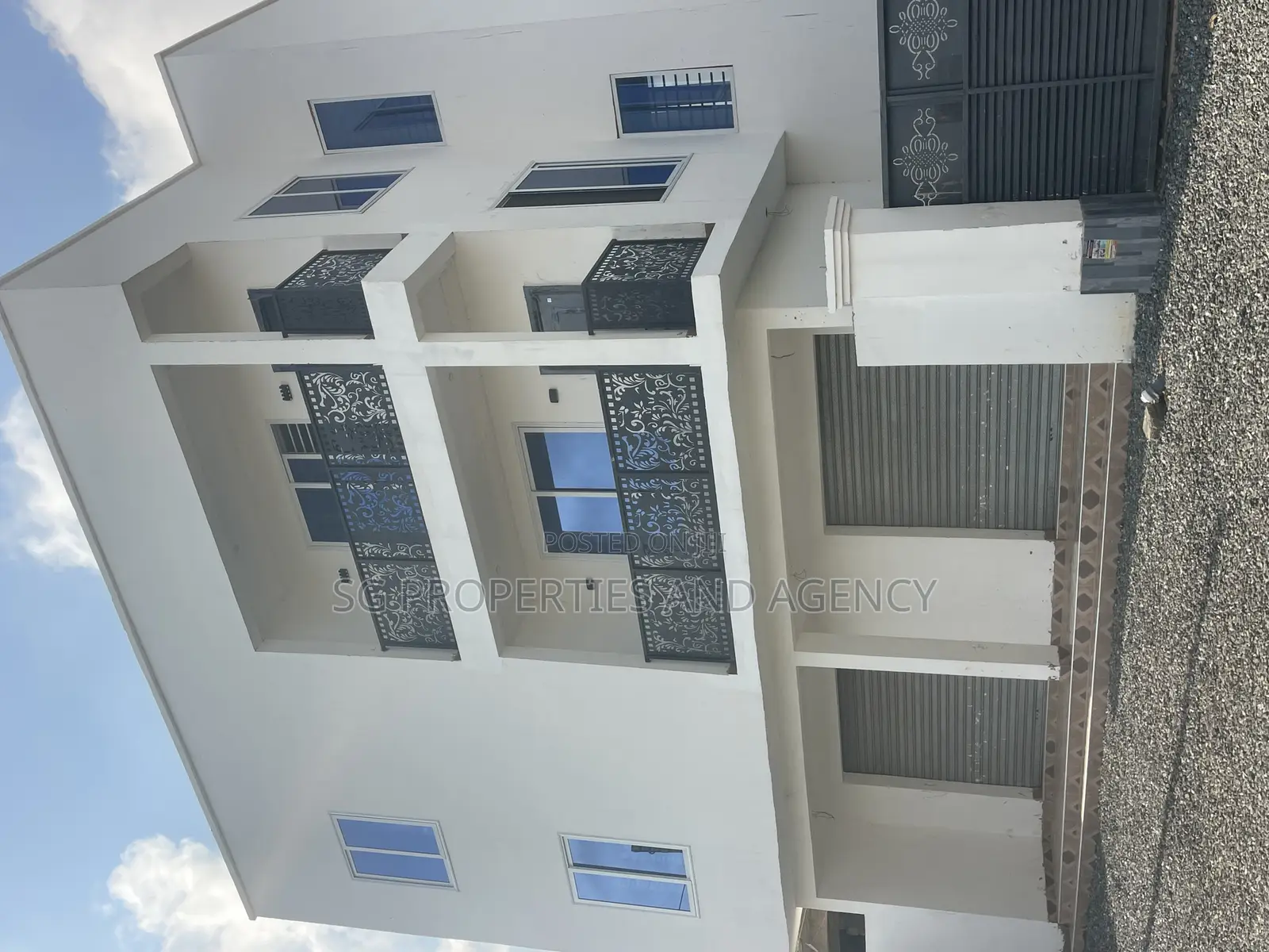 2bdrm Apartment in Lashibi, Sakumono for rent