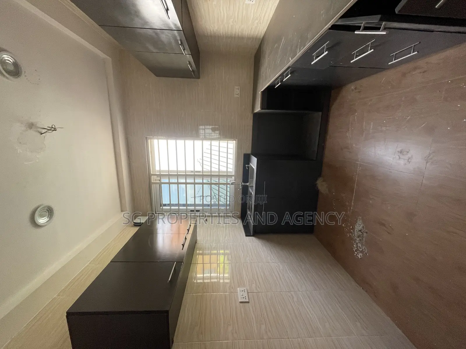 2bdrm Apartment in Lashibi, Sakumono for rent