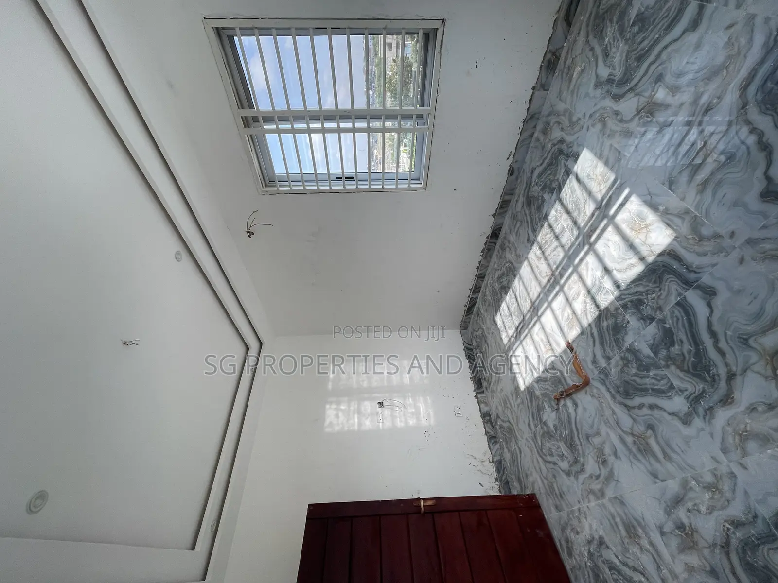 2bdrm Apartment in Lashibi, Sakumono for rent