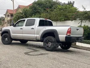 Toyota Tacoma V6 4dr Double Cab 4WD 5.0 ft. SB (4.0L 6cyl 5A) 2014 Gray