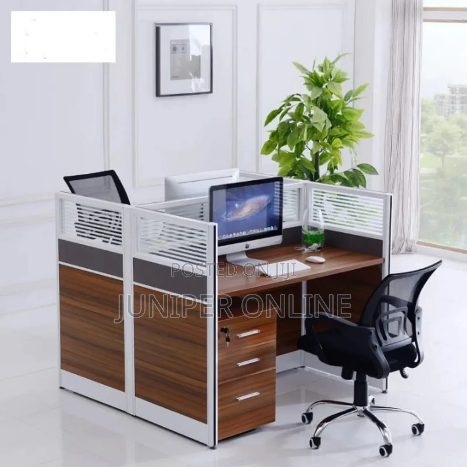 Workstation Station Face to Face Qrees