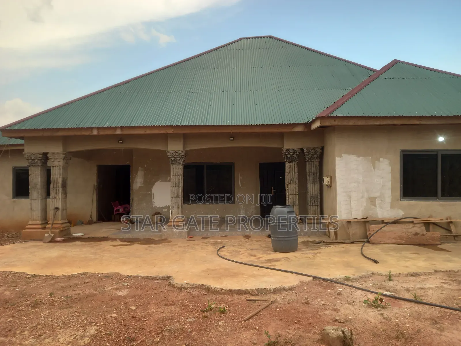 5bdrm House in Akyeremadi, Kumasi Metropolitan for sale