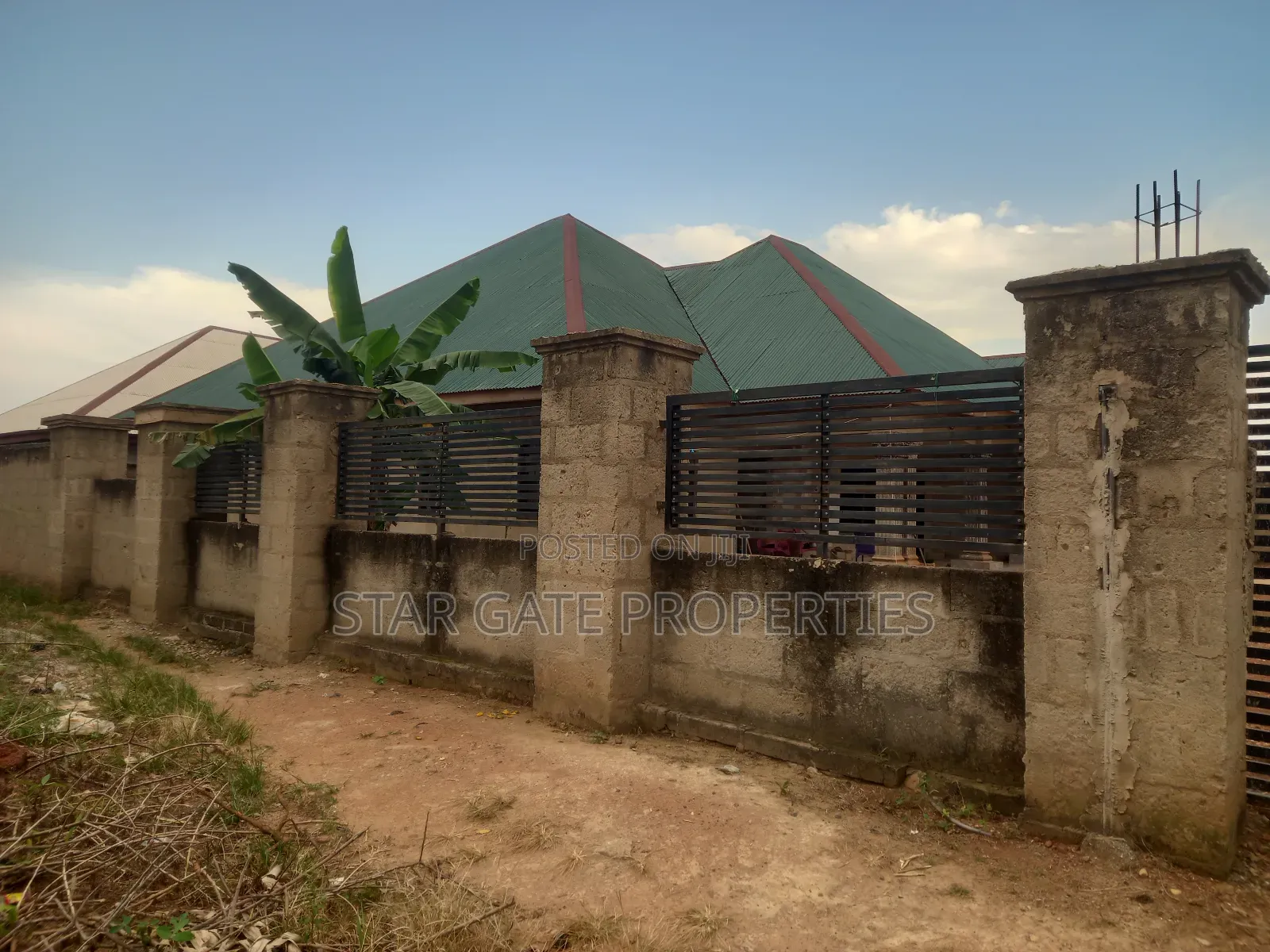 5bdrm House in Akyeremadi, Kumasi Metropolitan for sale