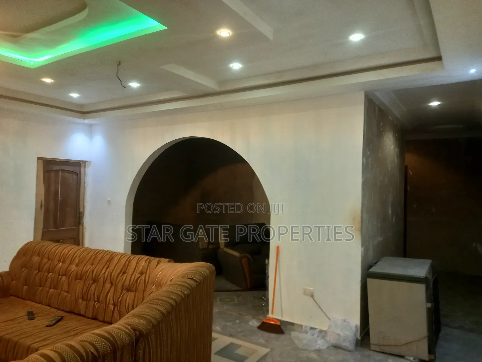 5bdrm House in Akyeremadi, Kumasi Metropolitan for sale