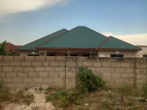 5bdrm House in Akyeremadi, Kumasi Metropolitan for sale