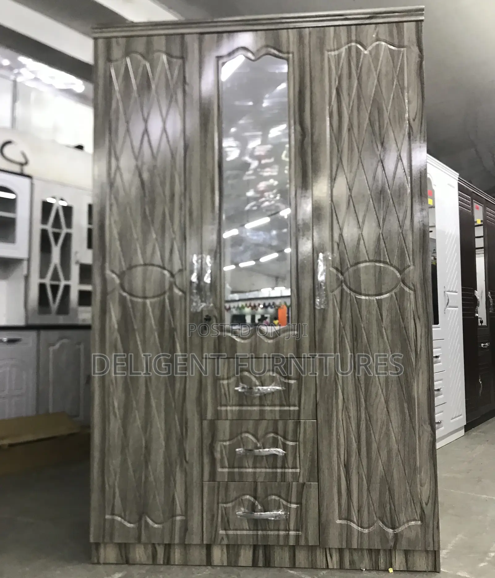 Wardrobe (Three Doors)