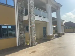 5bdrm Mansion in Lashibi, Sakumono for rent