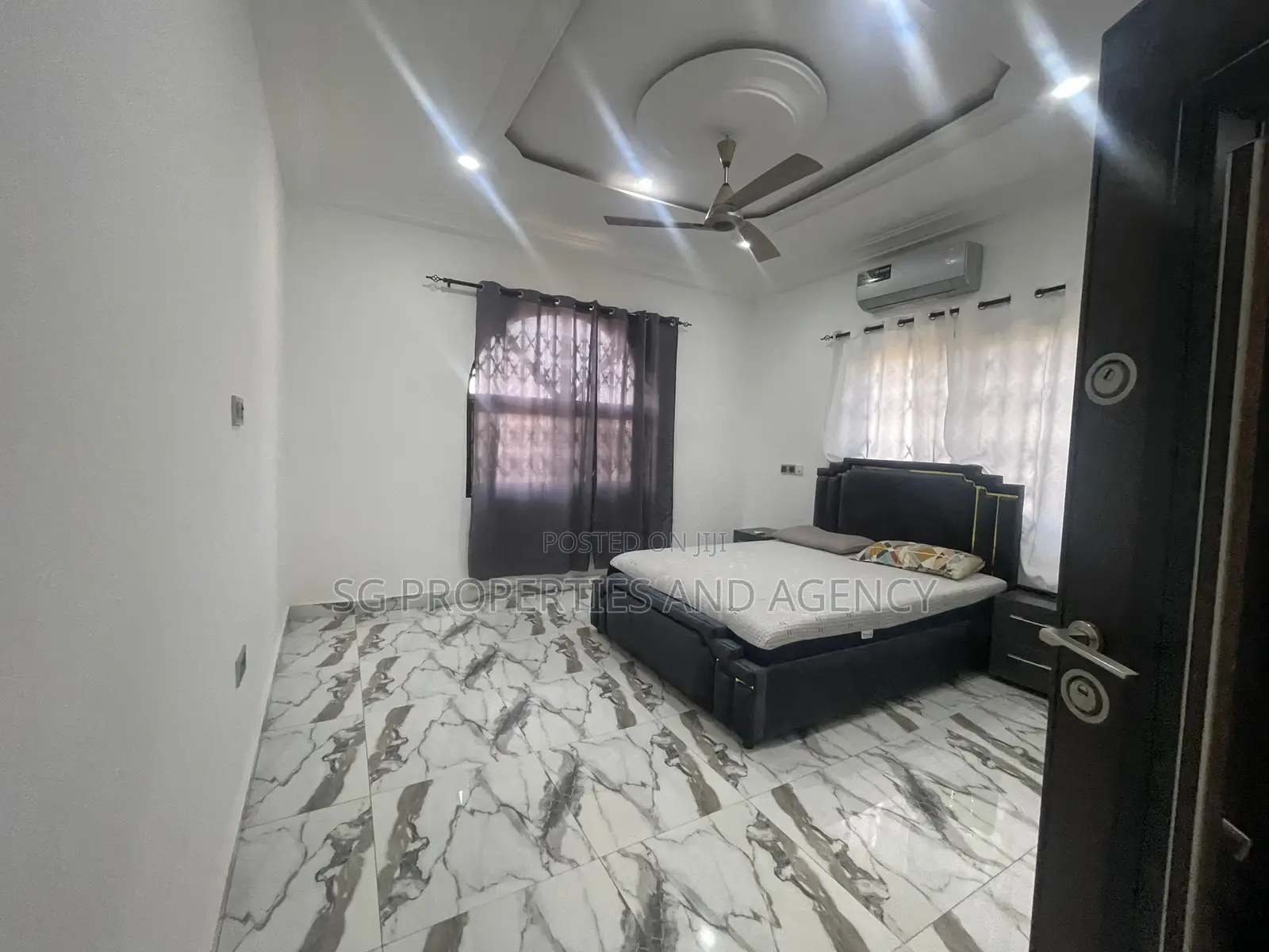 5bdrm Mansion in Lashibi, Sakumono for rent