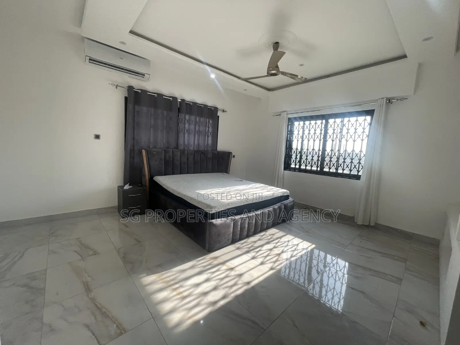 5bdrm Mansion in Lashibi, Sakumono for rent