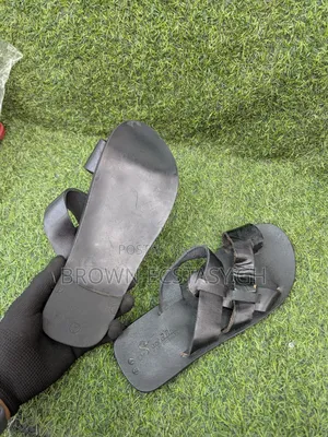 Soci Local Made Leather Sandals