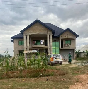 8bdrm House in Offinso Akonum, Kumasi Metropolitan for sale