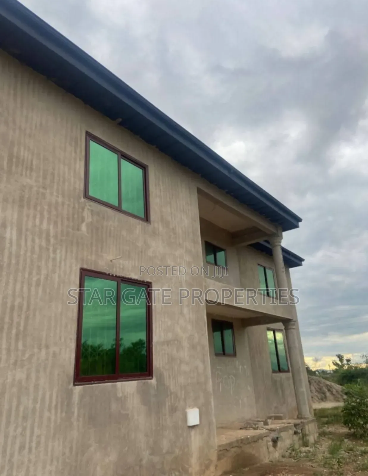 8bdrm House in Offinso Akonum, Kumasi Metropolitan for sale