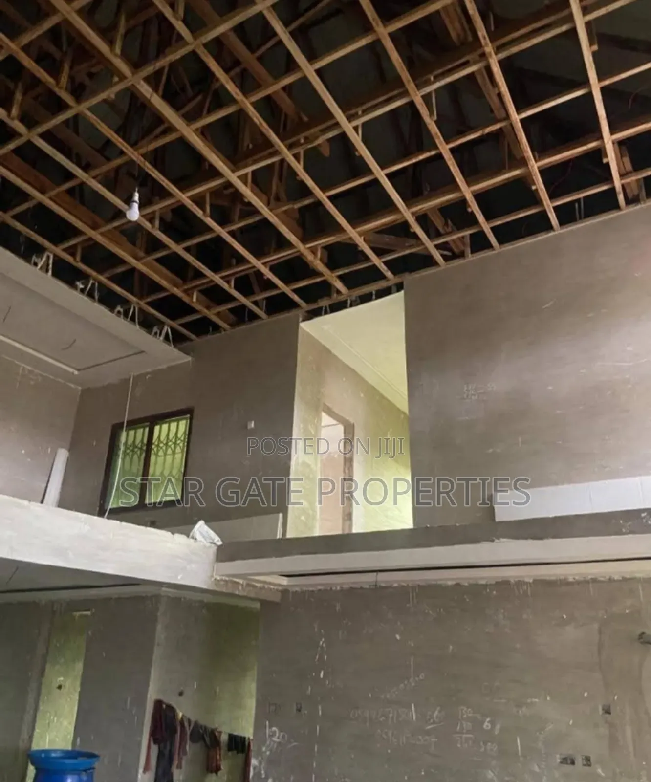8bdrm House in Offinso Akonum, Kumasi Metropolitan for sale