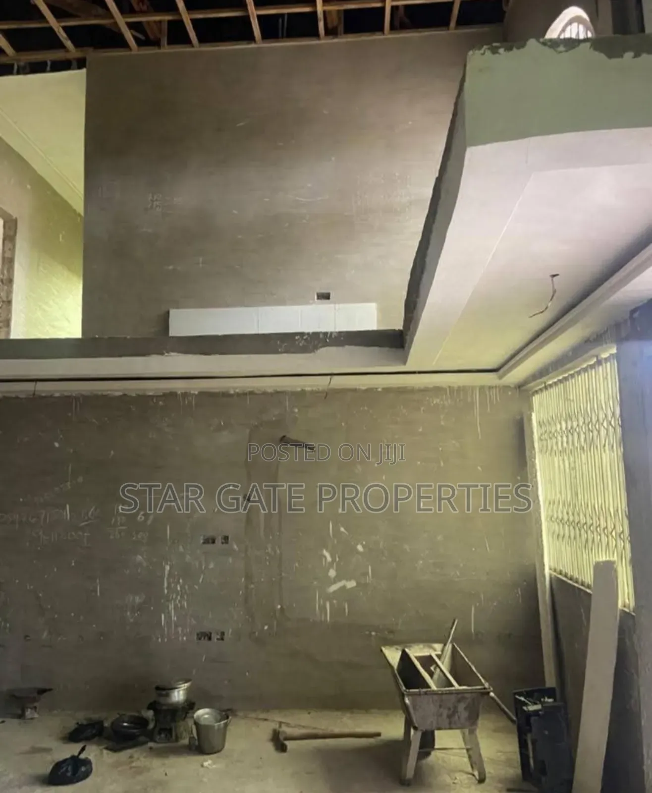 8bdrm House in Offinso Akonum, Kumasi Metropolitan for sale