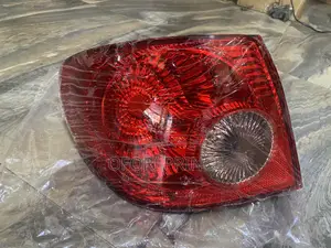 Toyota Corolla 2003-2006 Taillight