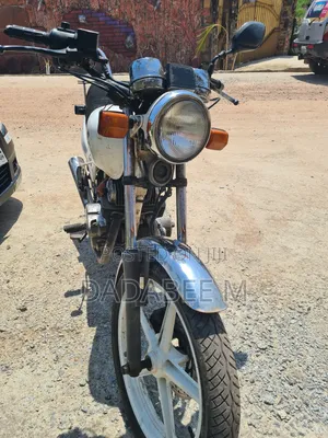 Honda CB 2005 White