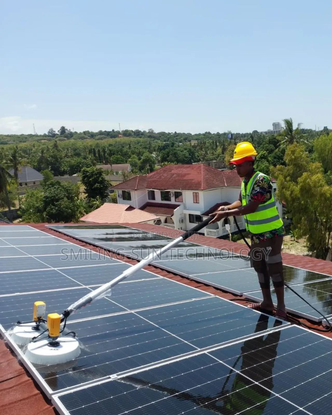 Professional Solar Panel Maintenance Cleaning Service