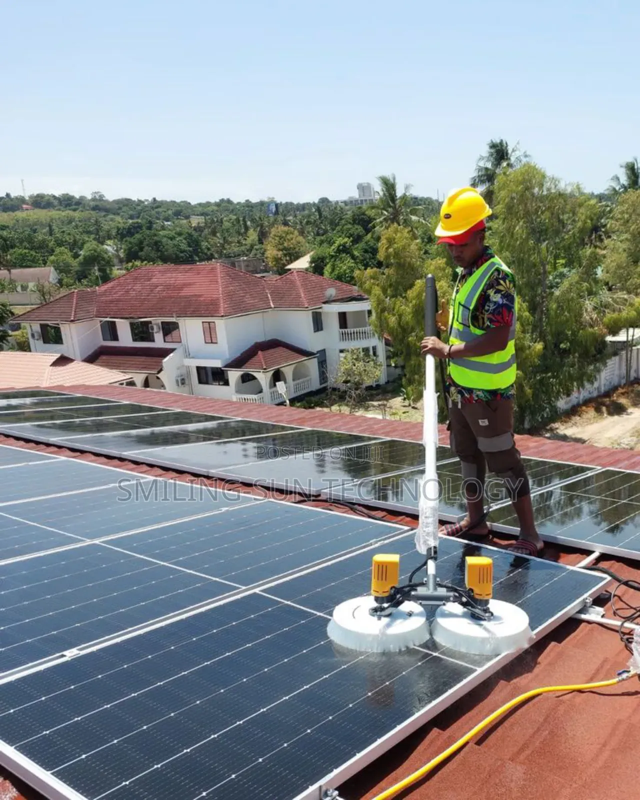 Professional Solar Panel Maintenance Cleaning Service