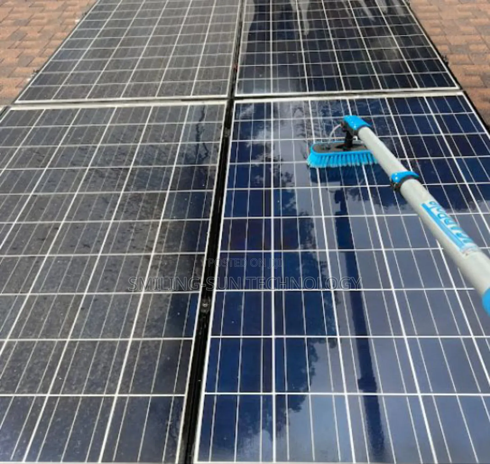 Professional Solar Panel Maintenance Cleaning Service