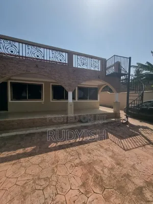 Modern and Comfortable Spacious 3 Bedroom Apartment