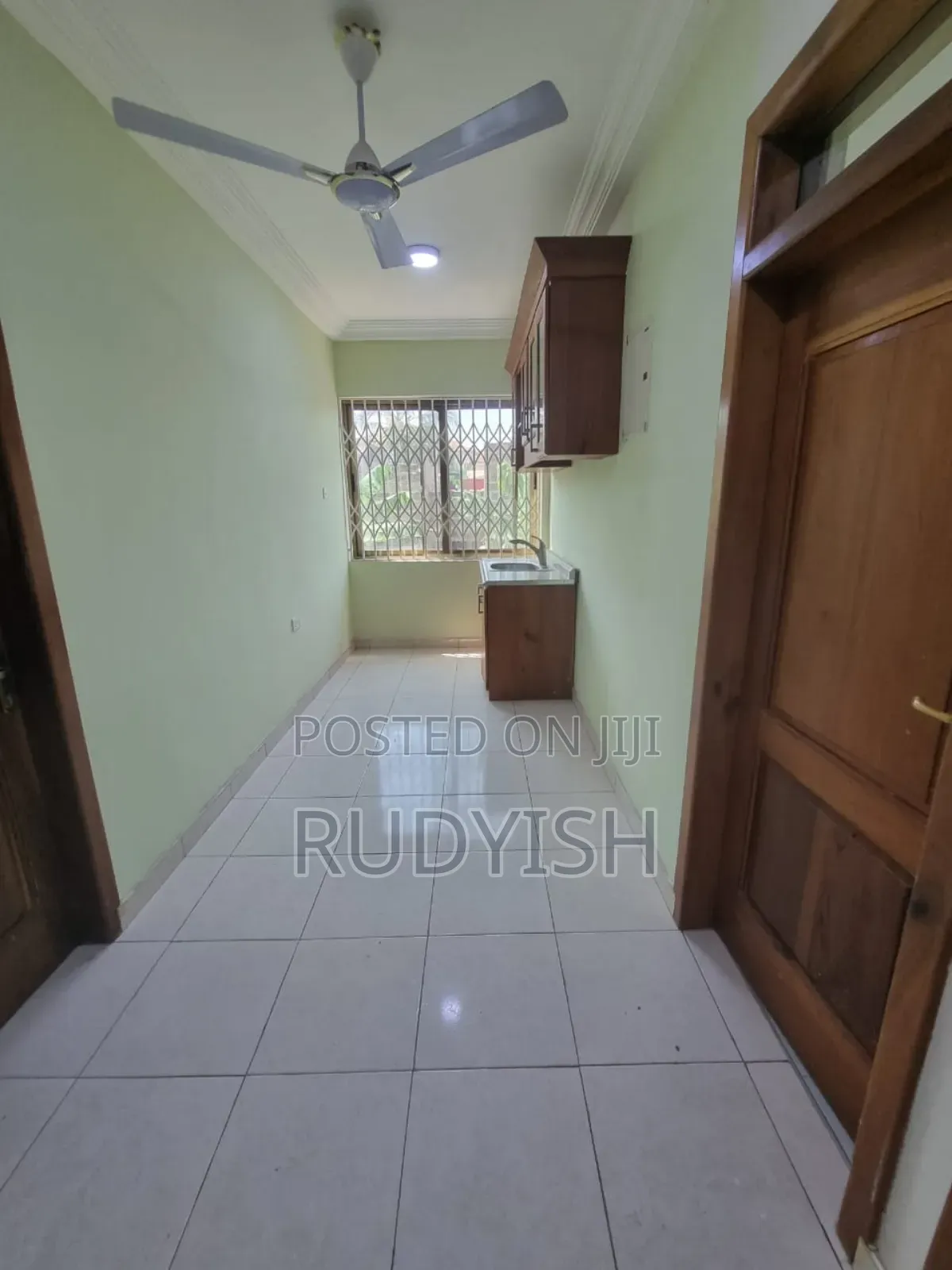Modern and Comfortable Spacious 3 Bedroom Apartment
