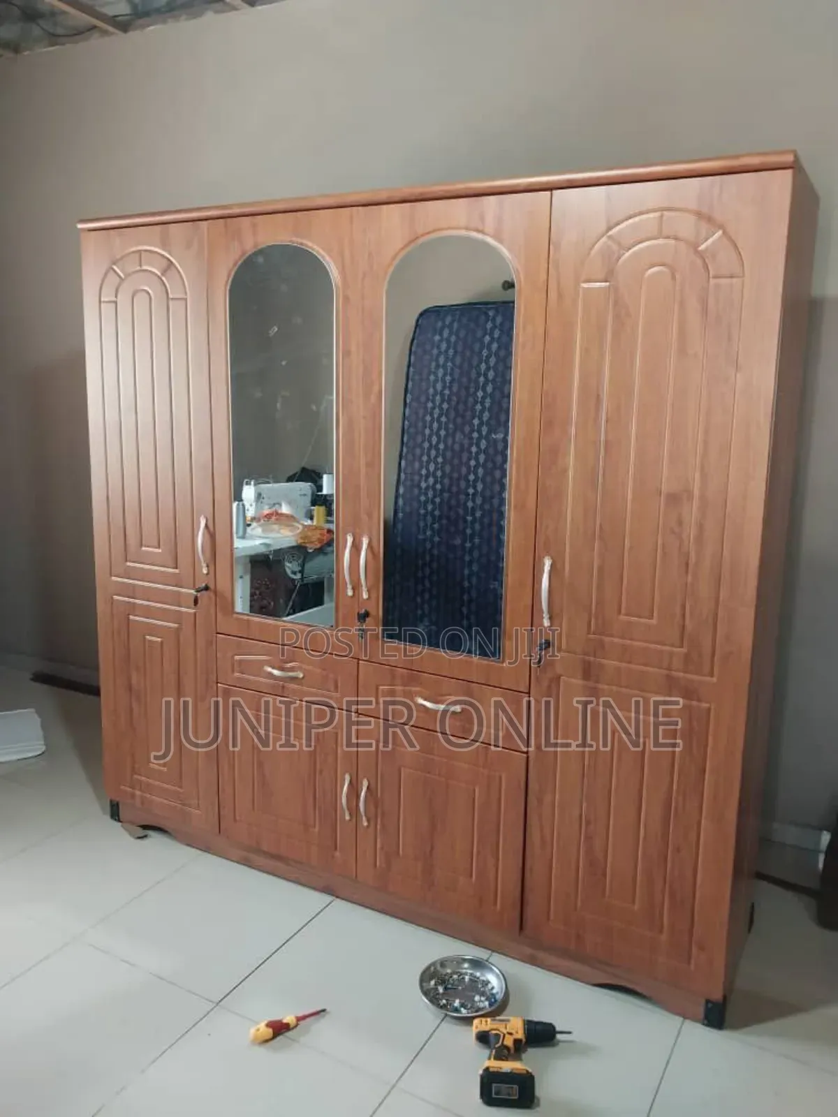Wardrobe Largrin Atsura