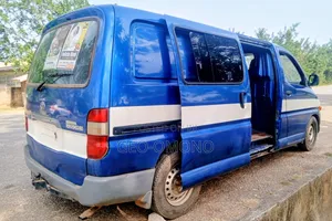 Toyota HiAce 2008 Blue