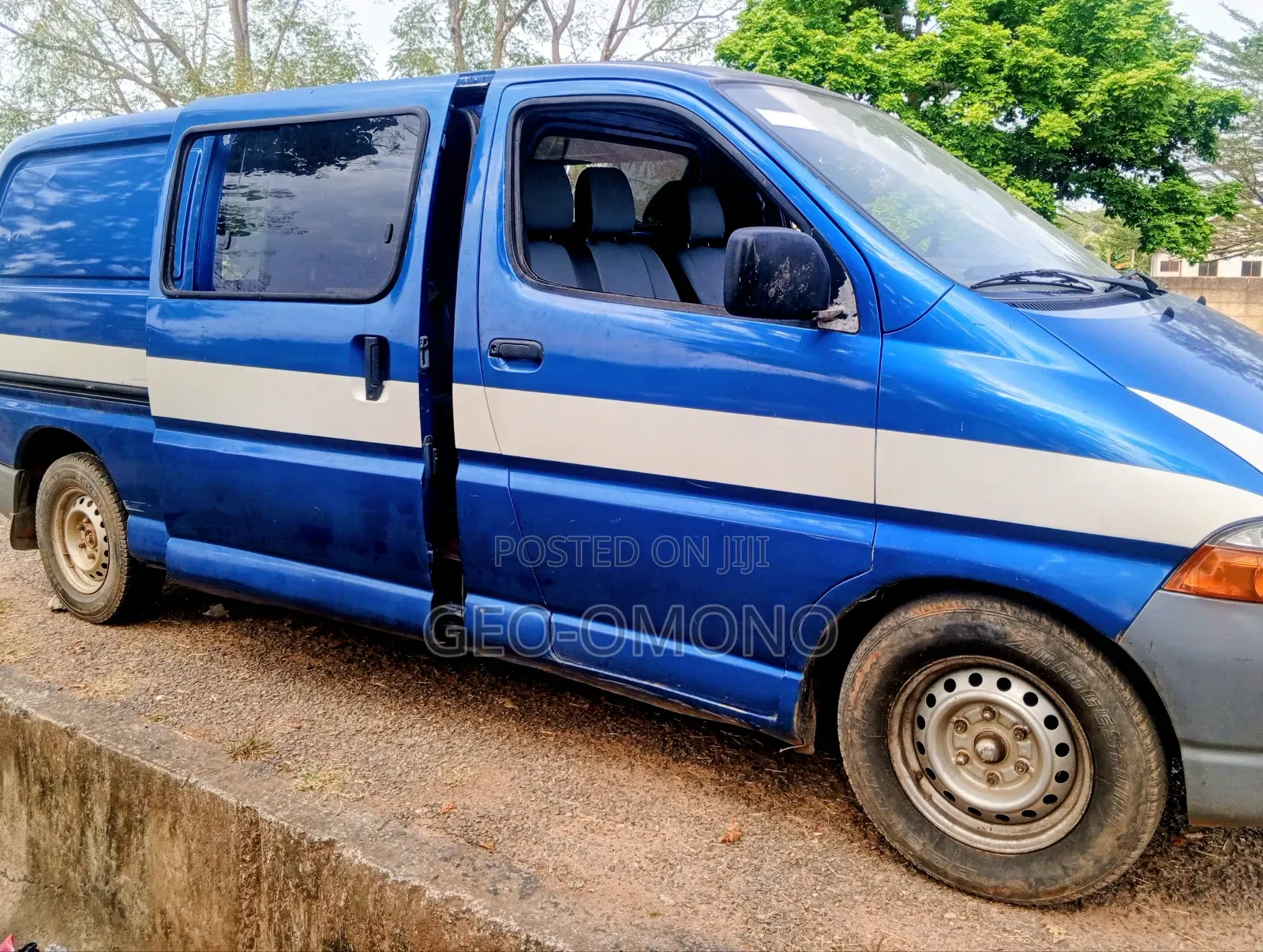 Toyota HiAce 2008 Blue