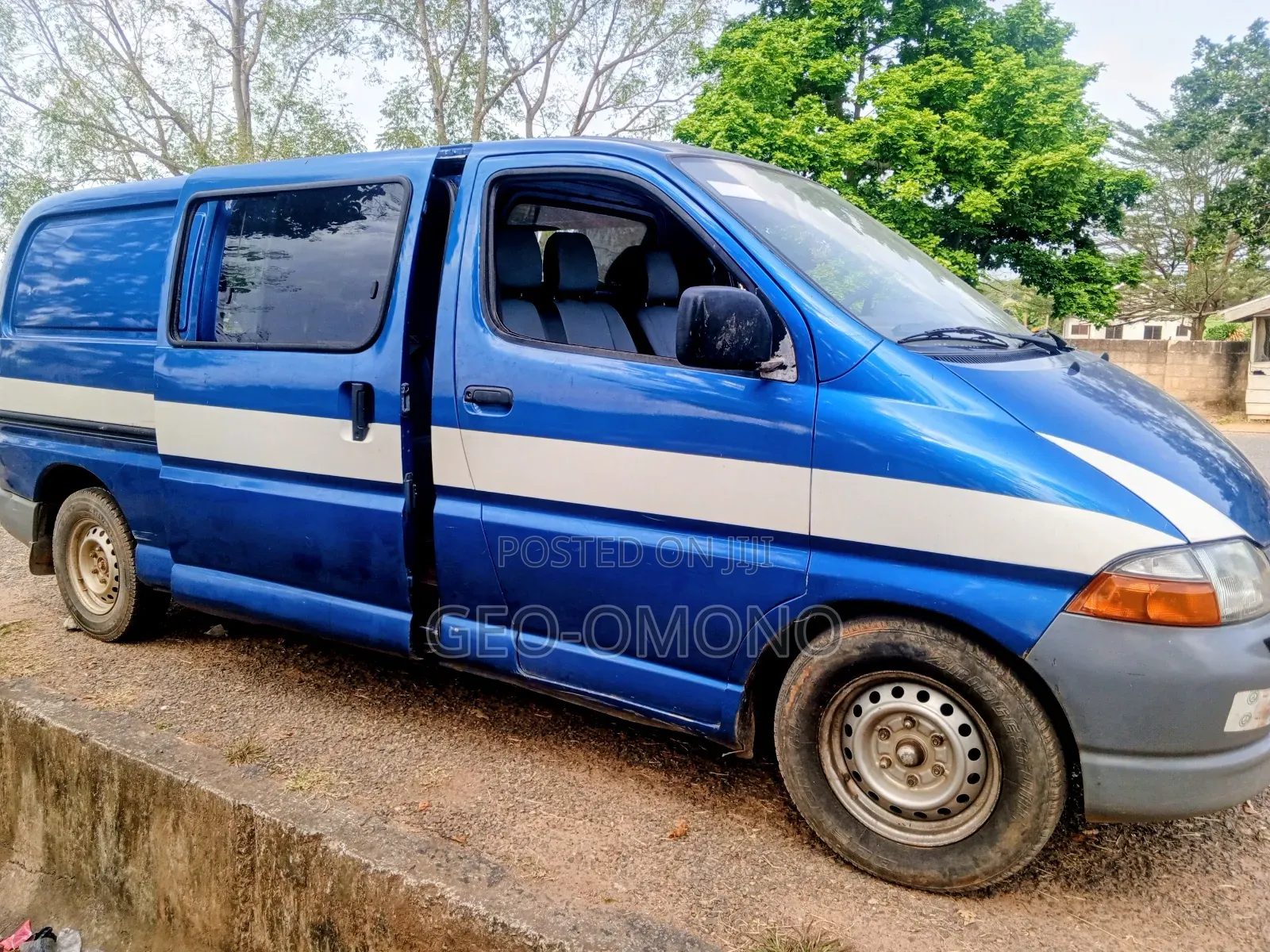 Toyota HiAce 2008 Blue