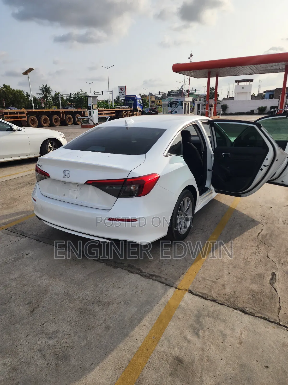 Honda Civic EX 2022 White