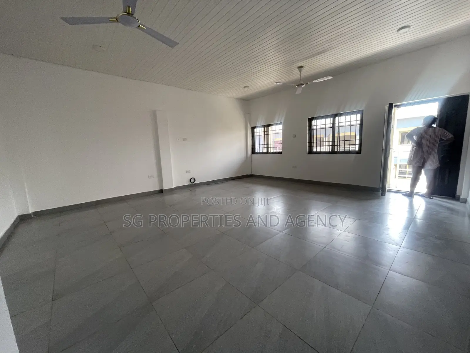 3bdrm Apartment in Coastal, Accra Metropolitan for rent
