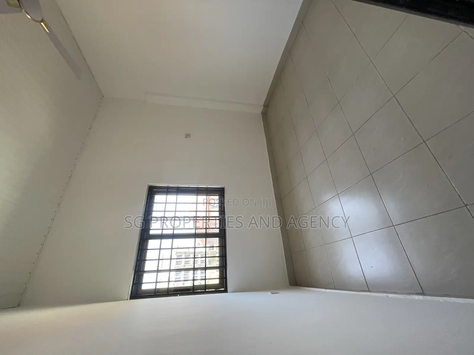 3bdrm Apartment in Coastal, Accra Metropolitan for rent