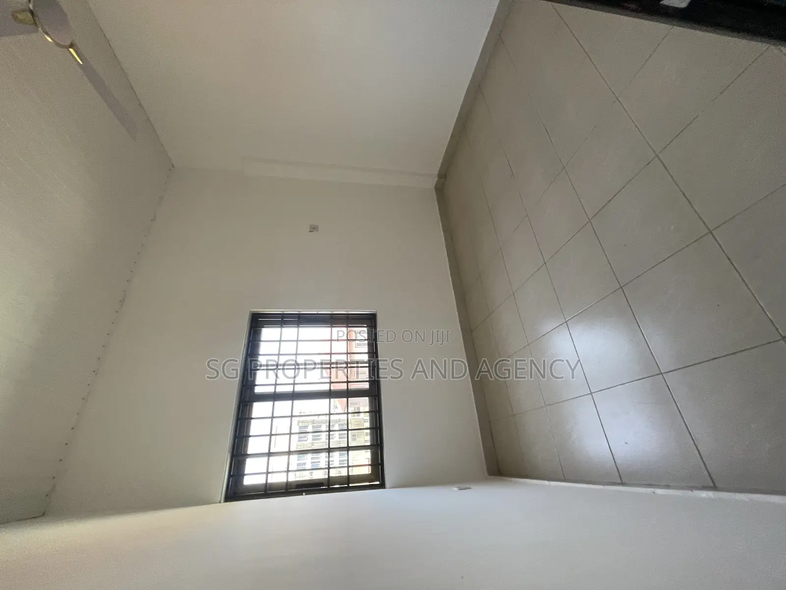 3bdrm Apartment in Coastal, Accra Metropolitan for rent
