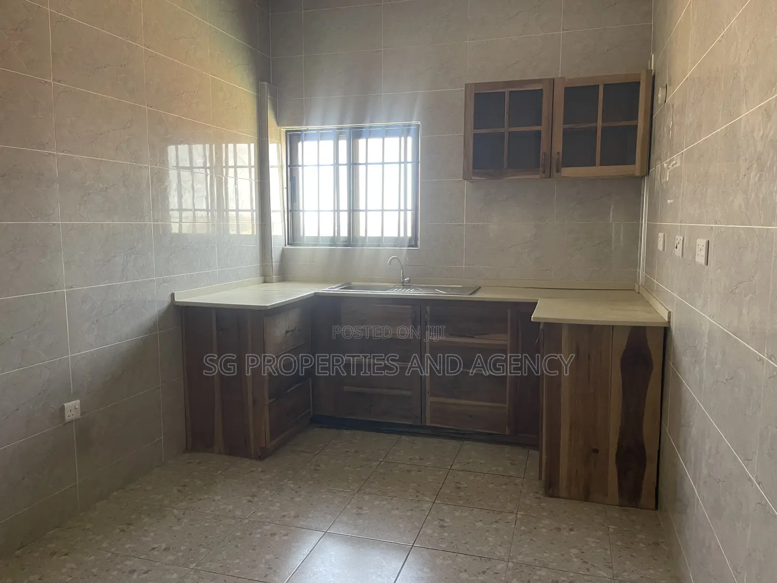 3bdrm Apartment in Coastal, Accra Metropolitan for rent