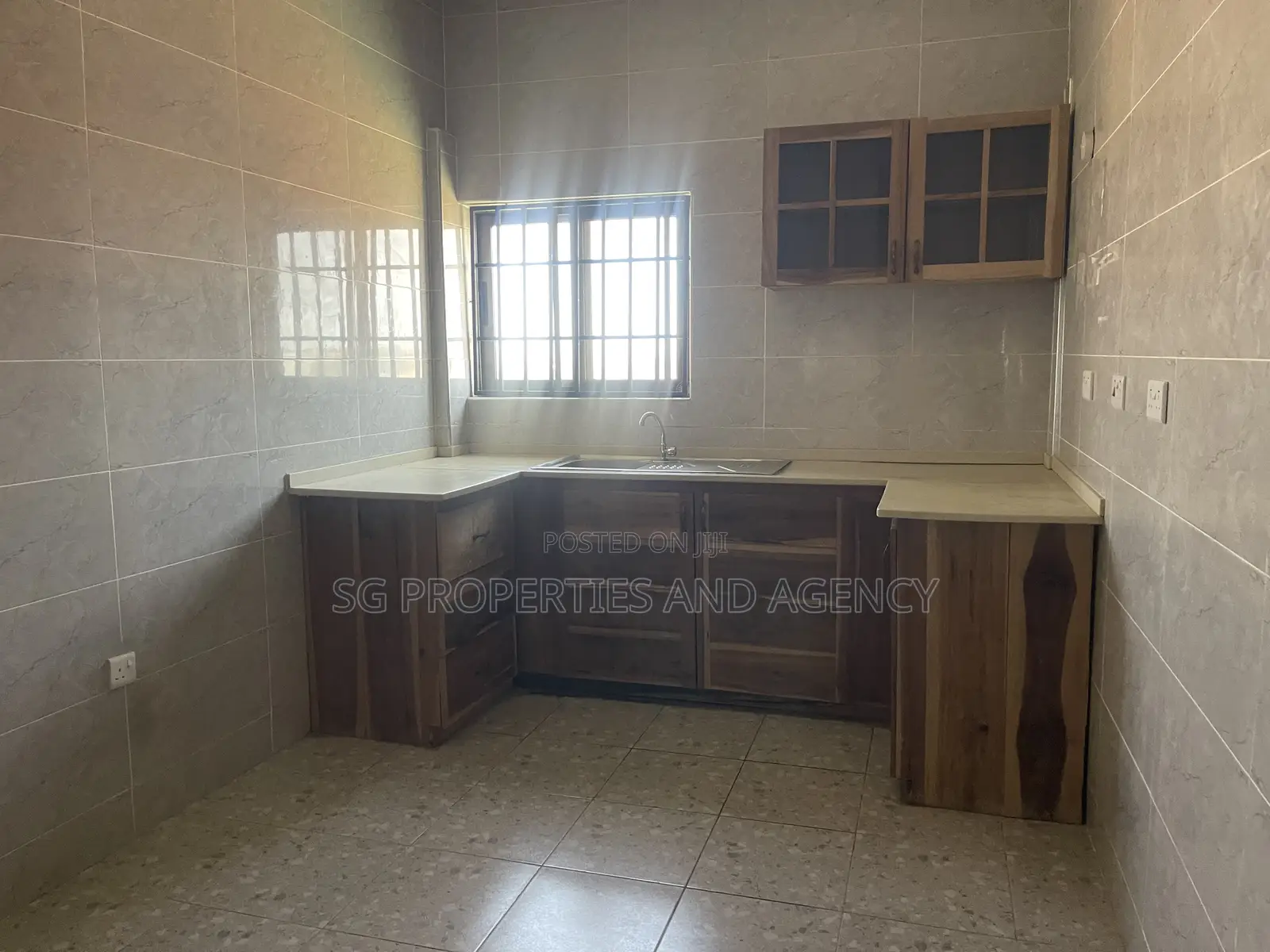 3bdrm Apartment in Coastal, Accra Metropolitan for rent