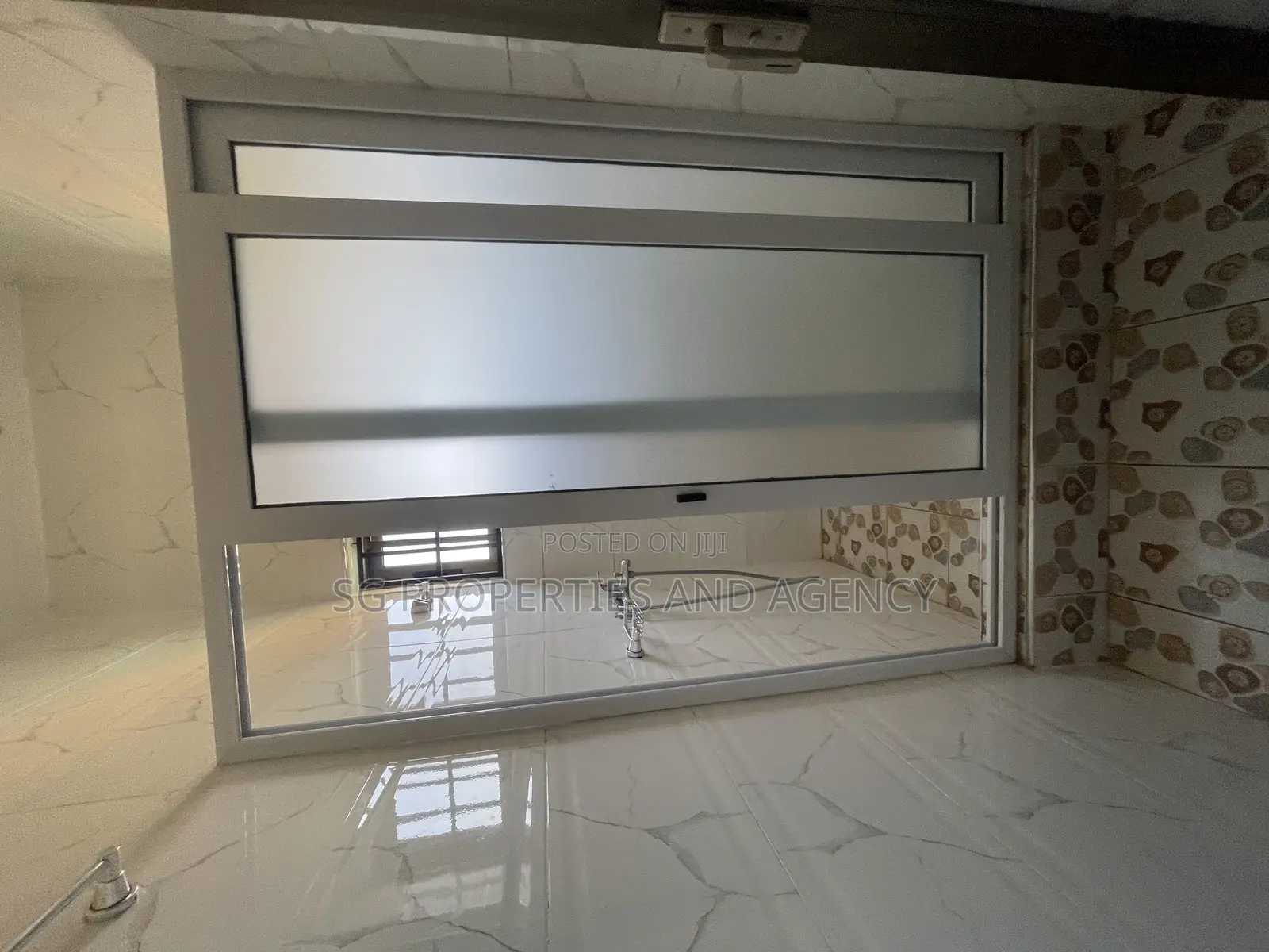 3bdrm Apartment in Coastal, Accra Metropolitan for rent