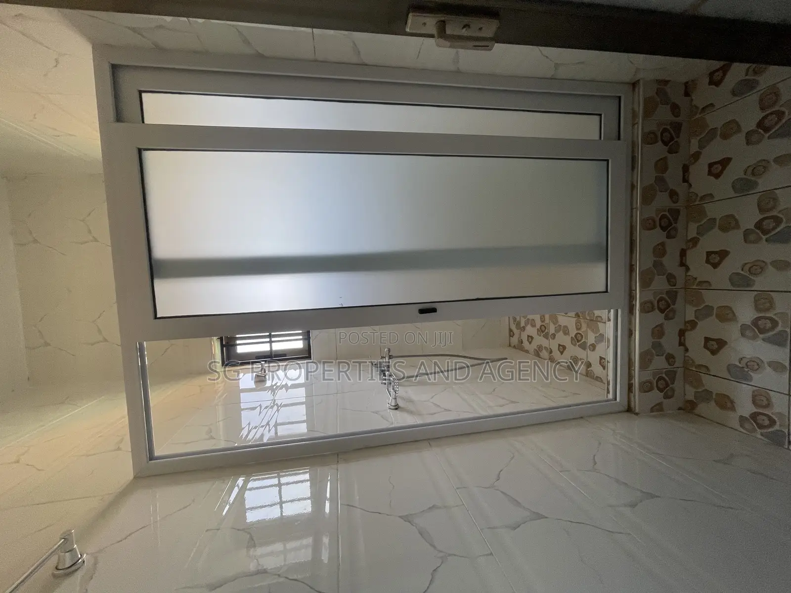 3bdrm Apartment in Coastal, Accra Metropolitan for rent