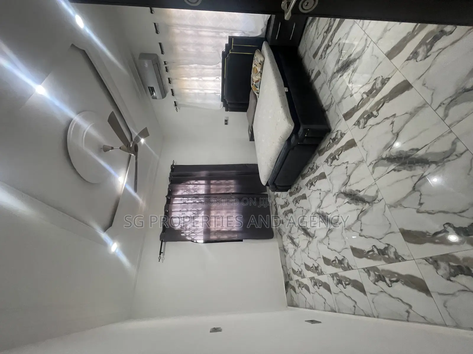 5bdrm Mansion in Lashibi, Sakumono for rent