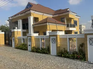 5bdrm Mansion in Lashibi, Sakumono for rent