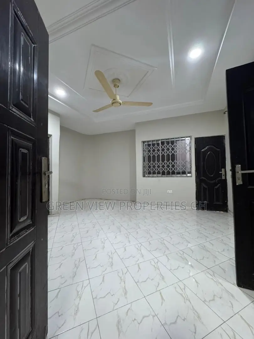 7bdrm Duplex in West Hills Mall Area for rent