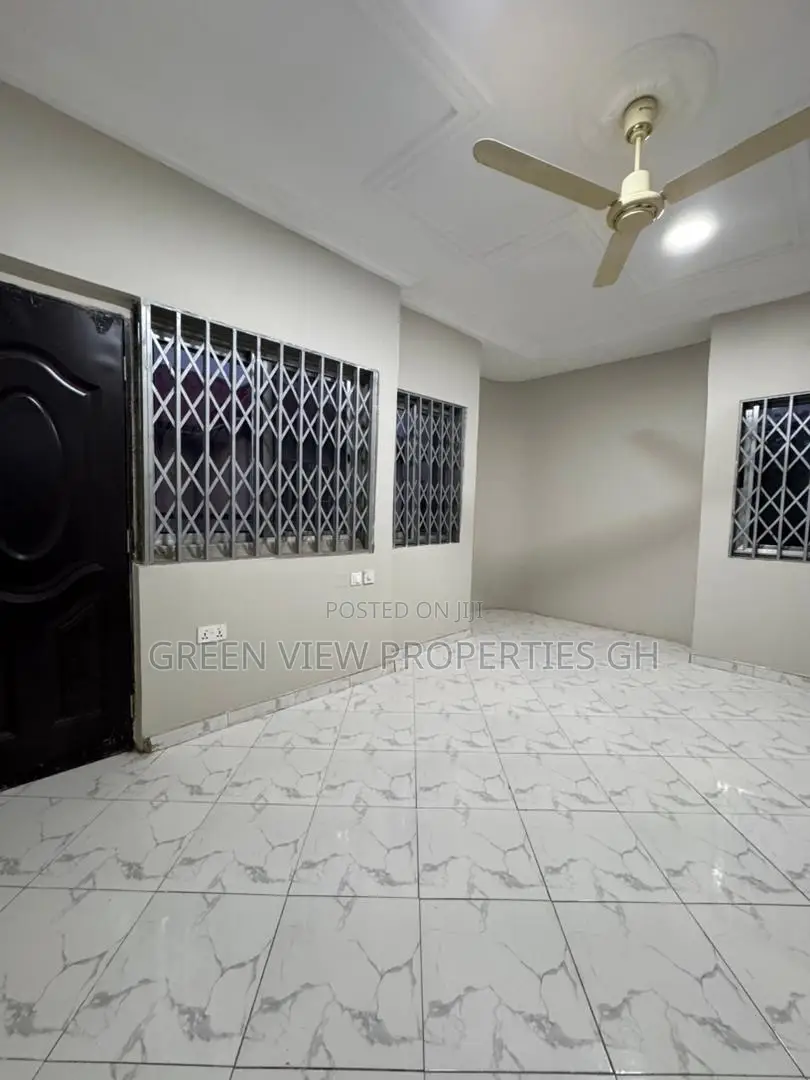 7bdrm Duplex in West Hills Mall Area for rent