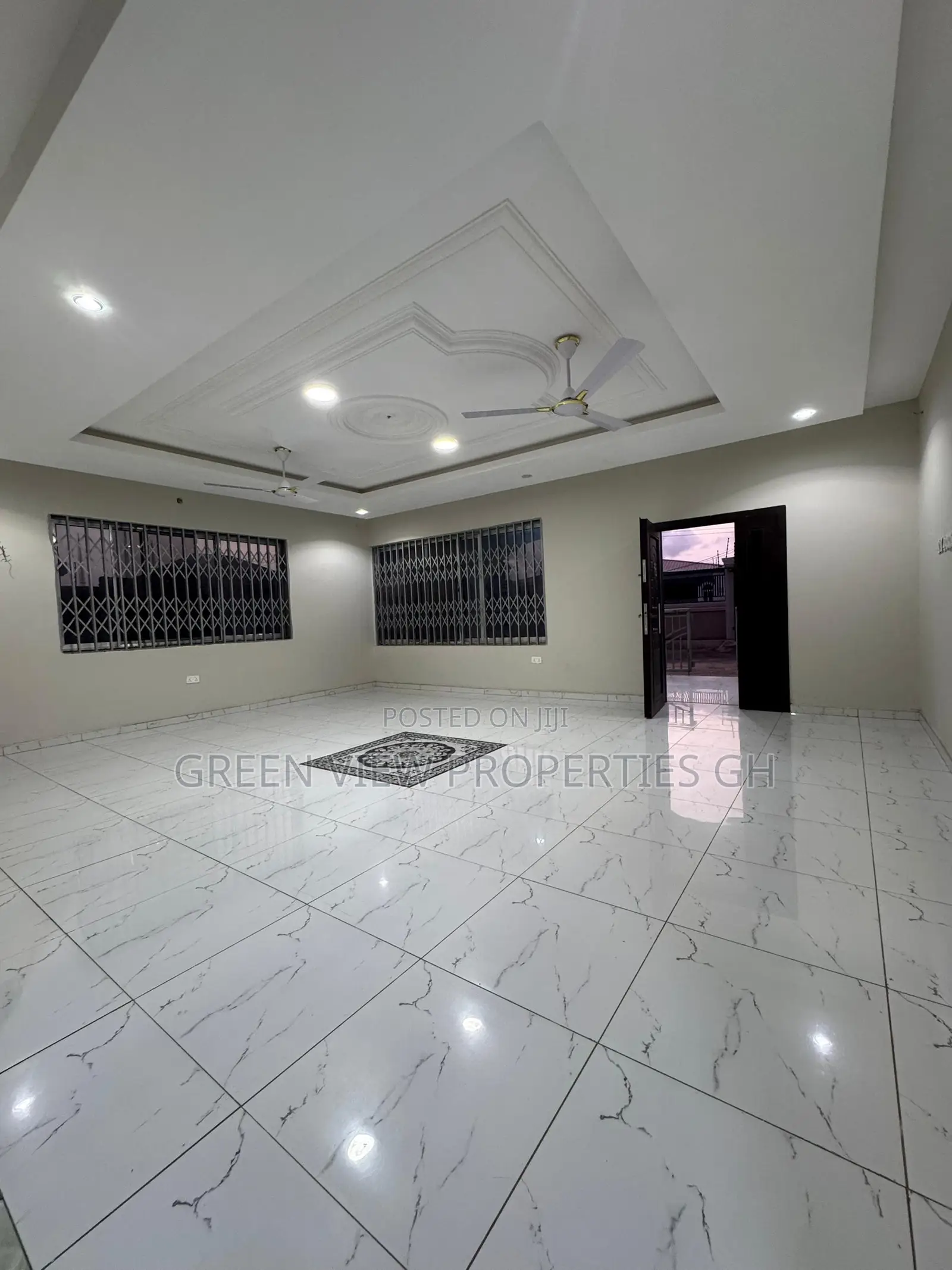 7bdrm Duplex in West Hills Mall Area for rent