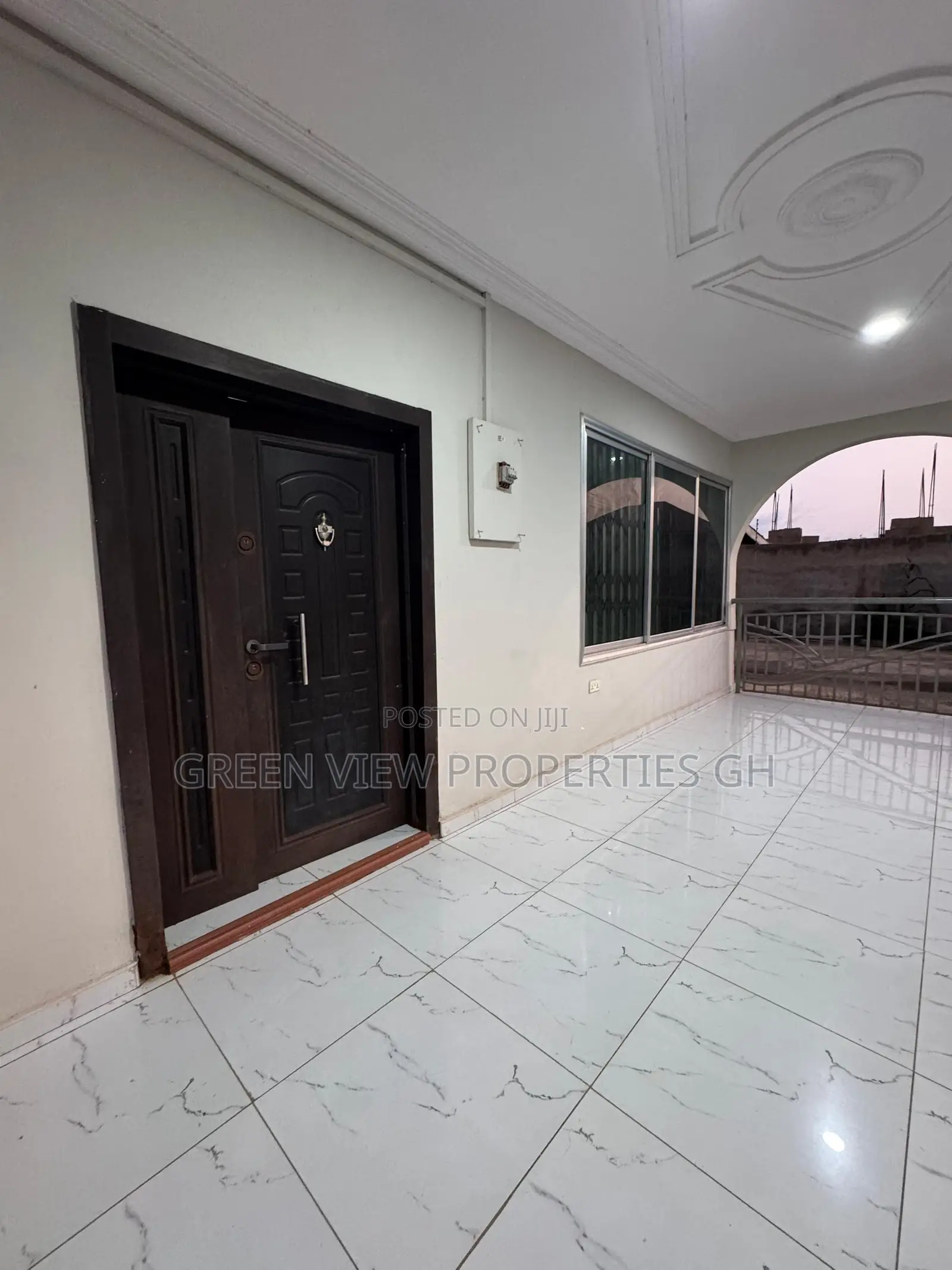 7bdrm Duplex in West Hills Mall Area for rent