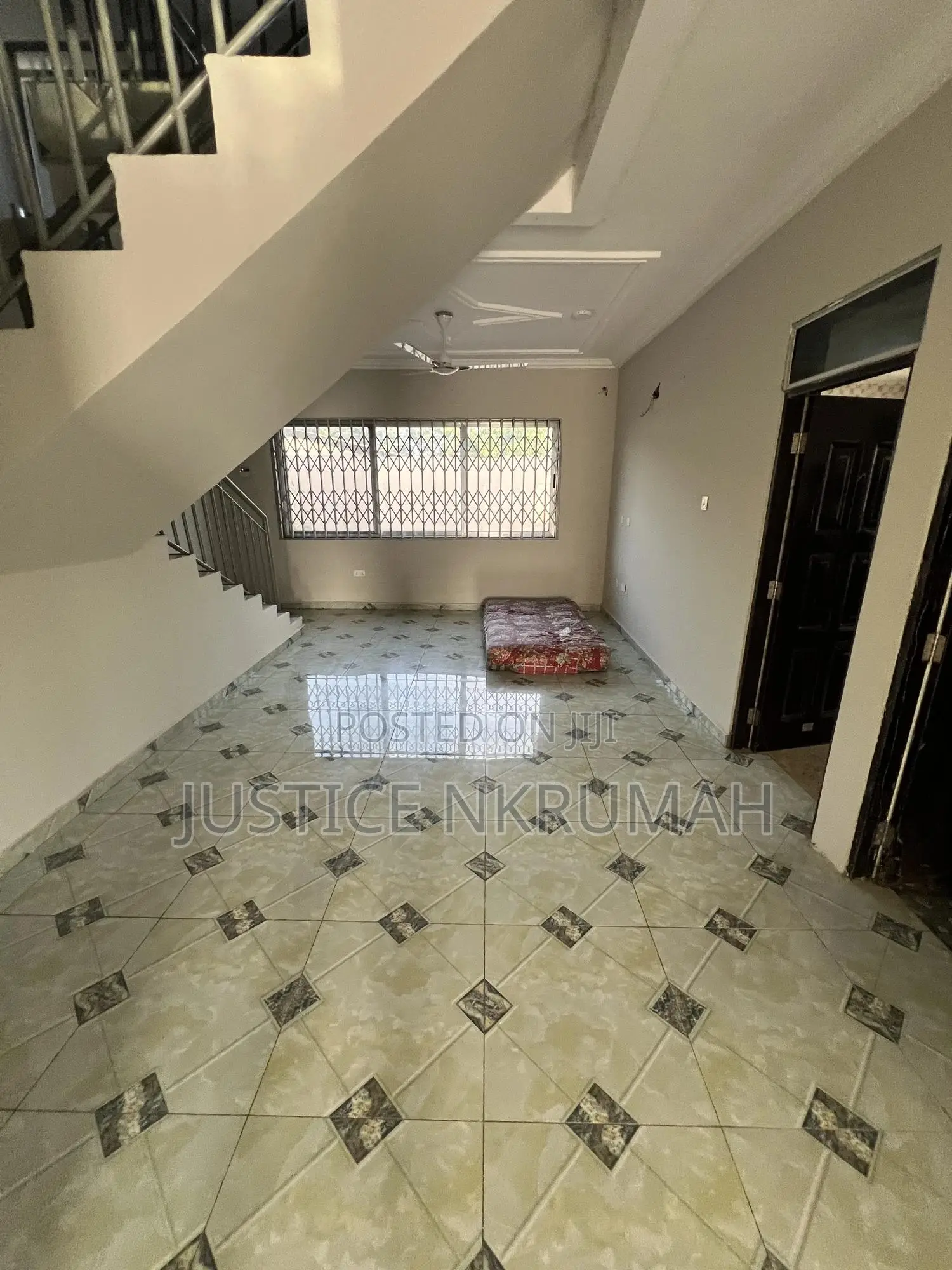 6bdrm Apartment in Mr Justice Estate, Old Barrier for rent