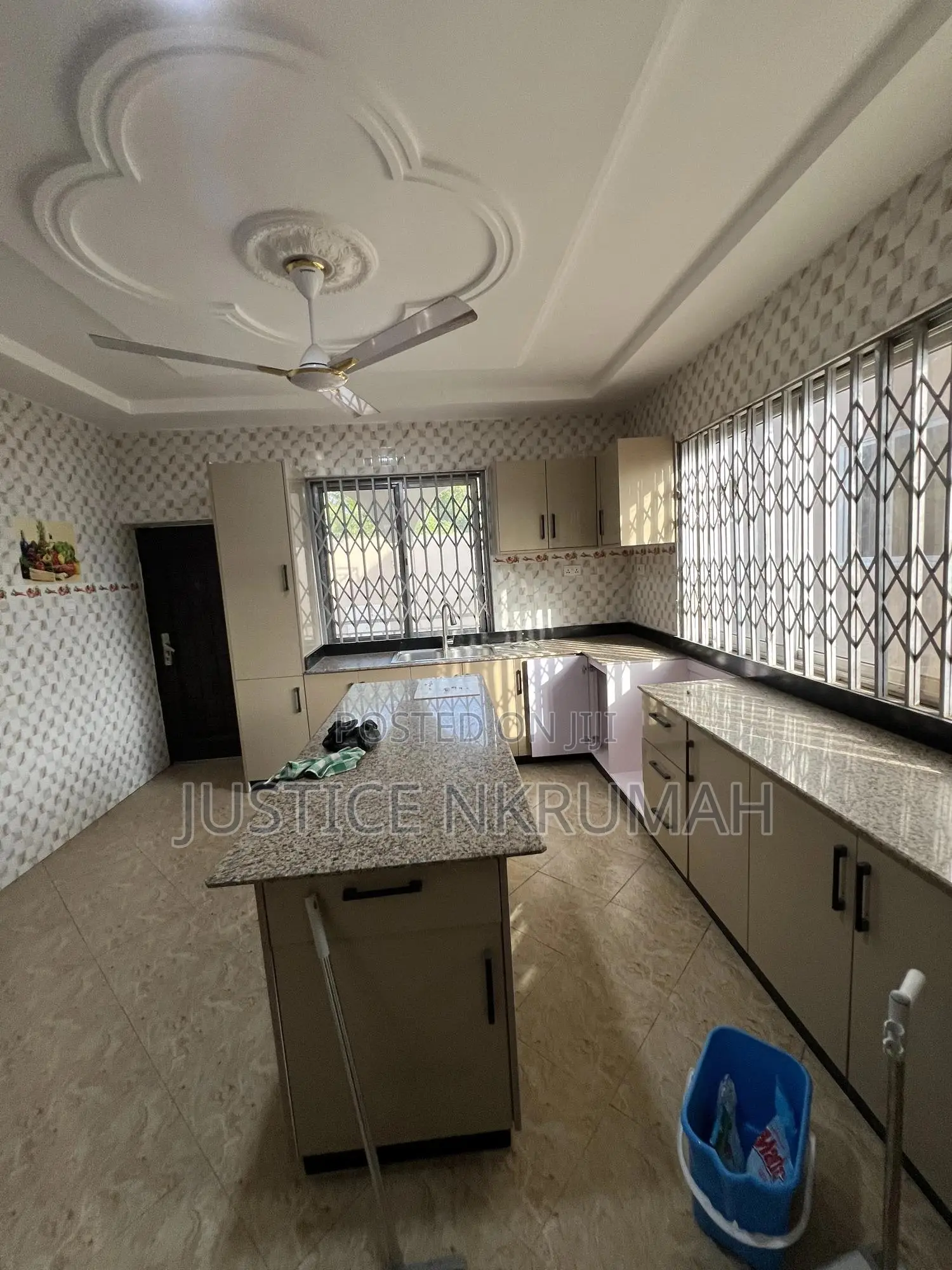 6bdrm Apartment in Mr Justice Estate, Old Barrier for rent