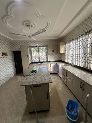 6bdrm Apartment in Mr Justice Estate, Old Barrier for rent