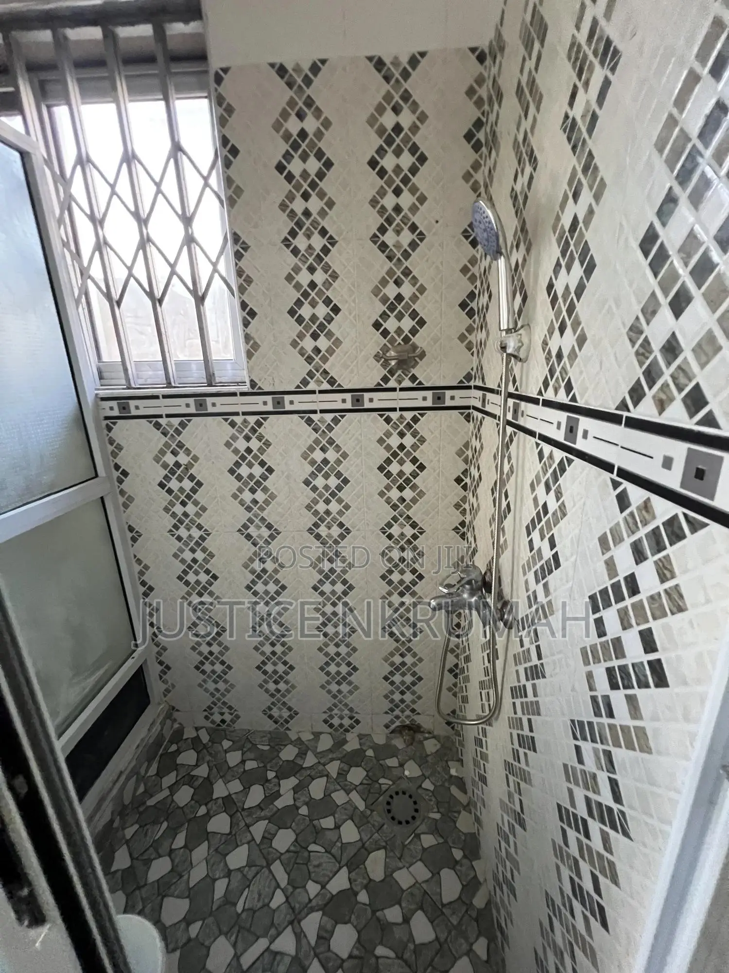6bdrm Apartment in Mr Justice Estate, Old Barrier for rent