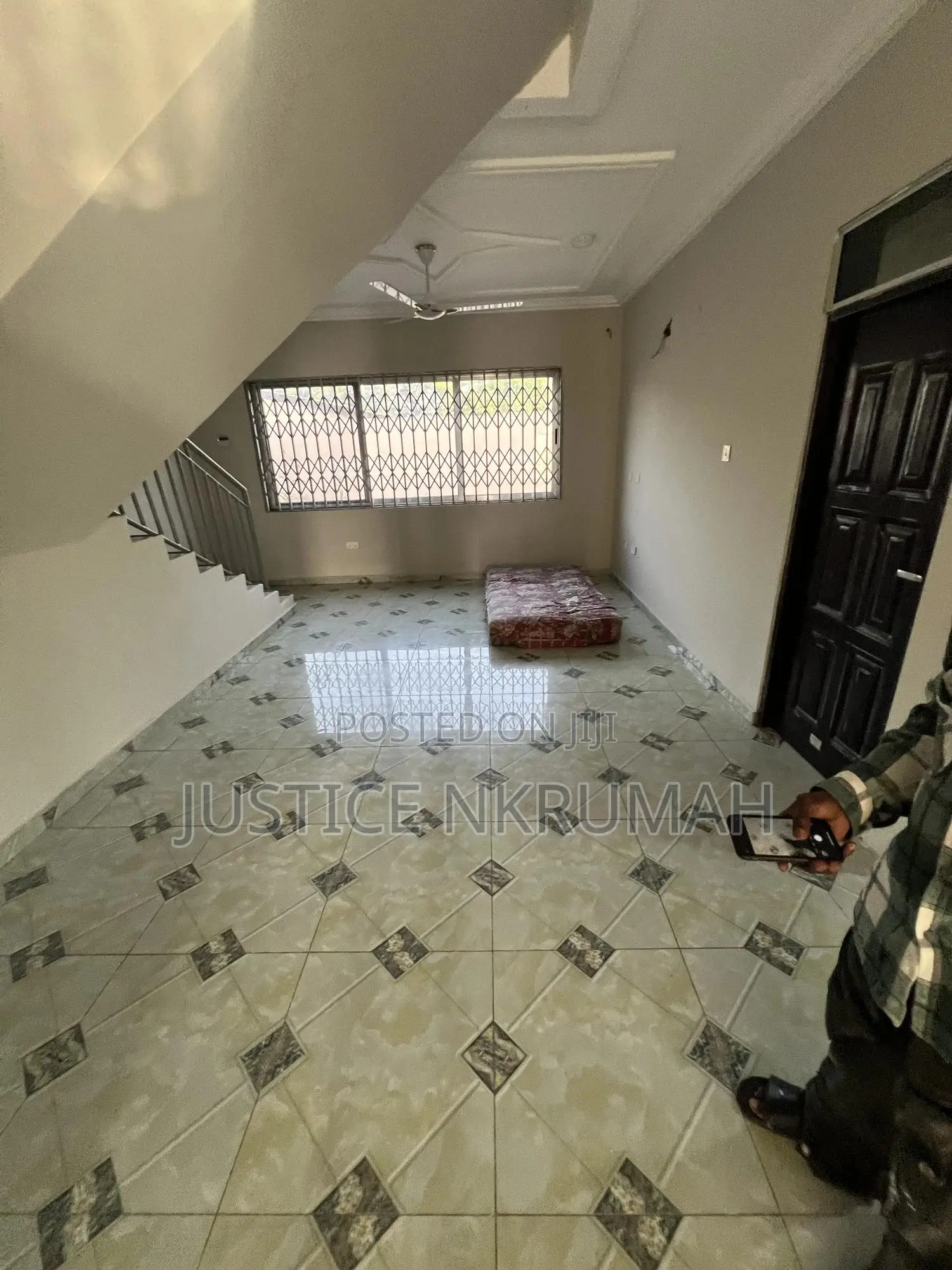 6bdrm Apartment in Mr Justice Estate, Old Barrier for rent